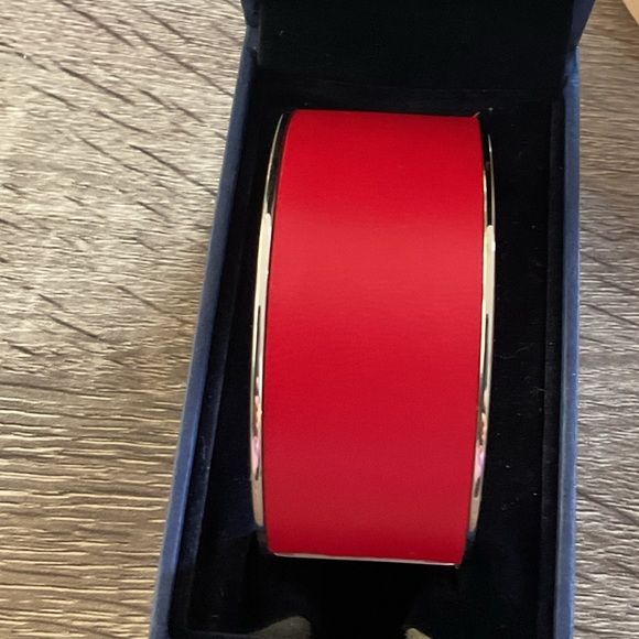 Beautiful Swarovski Scarlet Crystal Cuff Bracelet - Picture 3 of 7